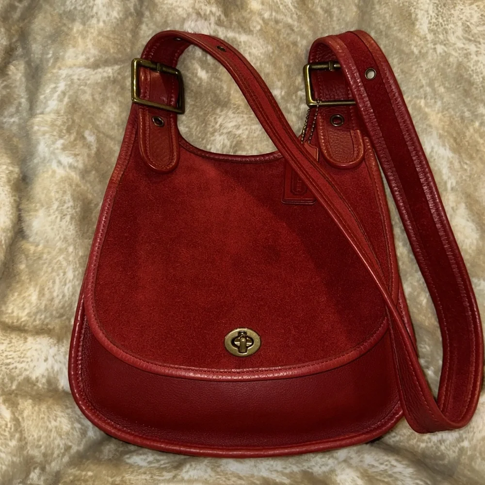 Vintage Coach Berkeley 9014 Saddle Bag Red Crescent Pebble Leather Suede - Picture 3 of 16
